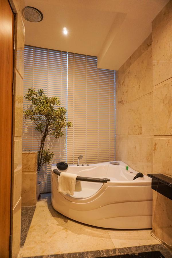 Cinnamon Hotel Boutique Syariah Tutugan Ngoại thất bức ảnh