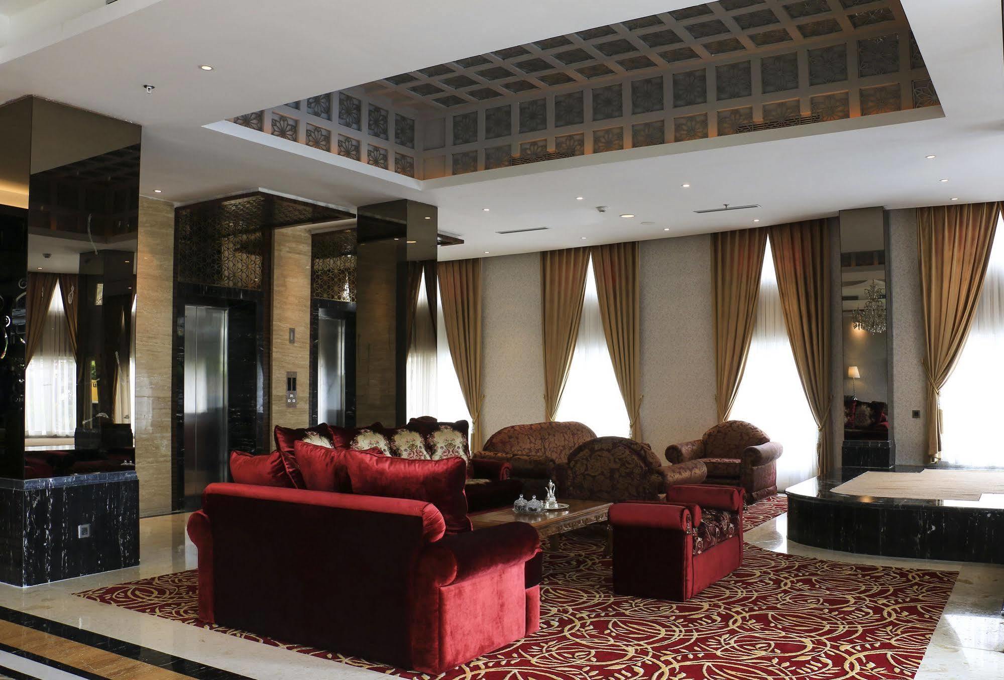 Cinnamon Hotel Boutique Syariah Tutugan Ngoại thất bức ảnh