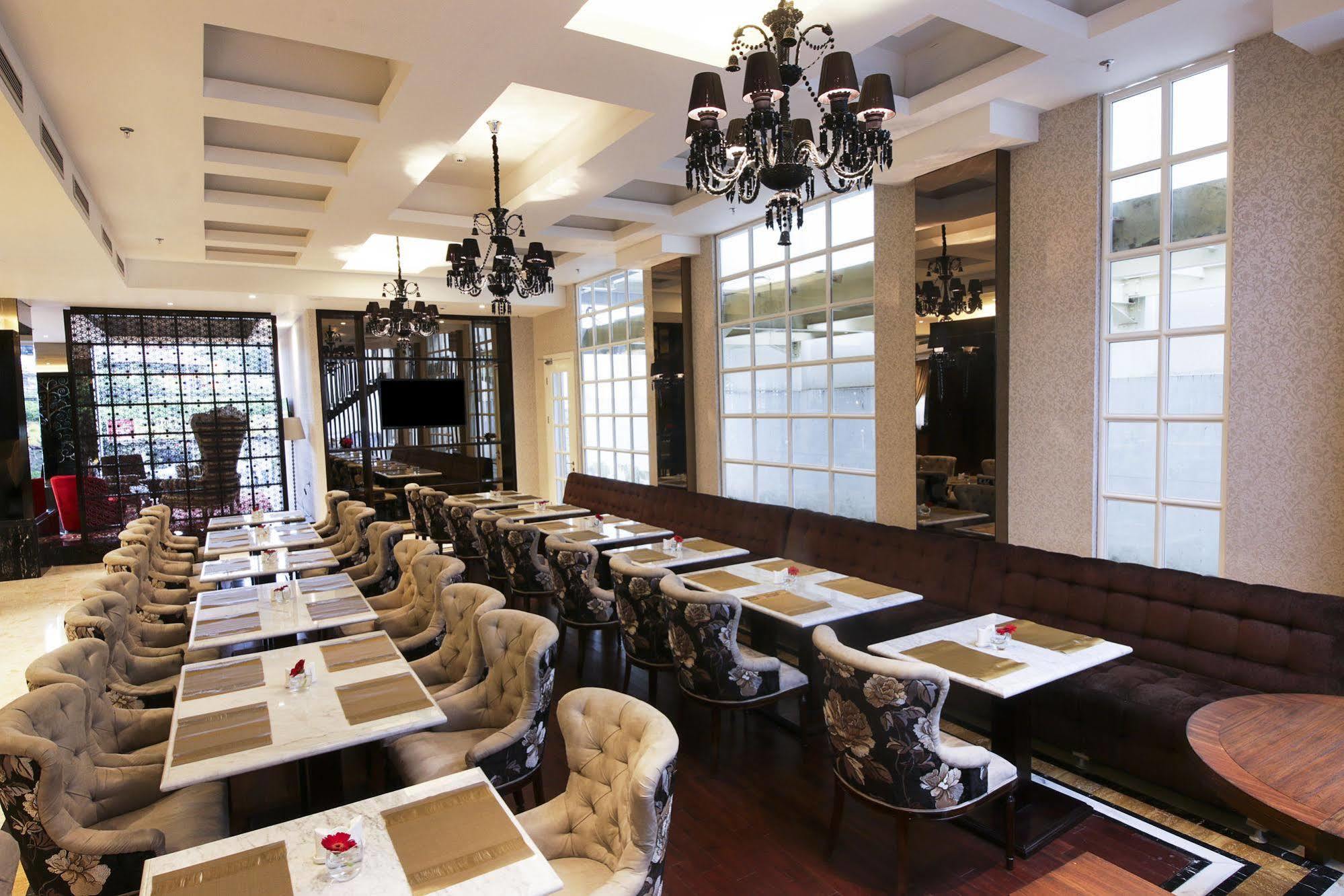 Cinnamon Hotel Boutique Syariah Tutugan Ngoại thất bức ảnh