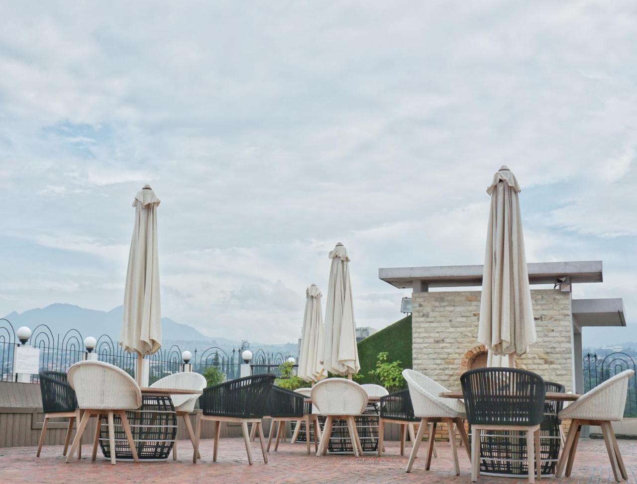 Cinnamon Hotel Boutique Syariah Tutugan Ngoại thất bức ảnh